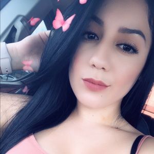 Meet your Posher, Alejandra